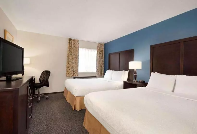 Standard-huone, Days Inn By Wyndham Kelowna