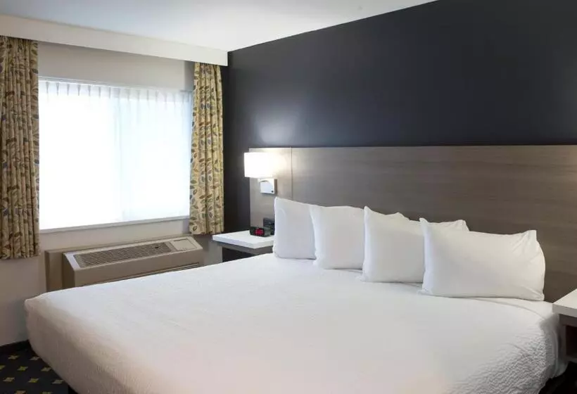 Sviitti King-vuode, Days Inn By Wyndham Kelowna