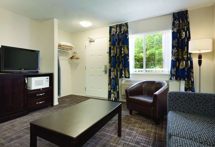 套房, Days Inn By Wyndham Kelowna