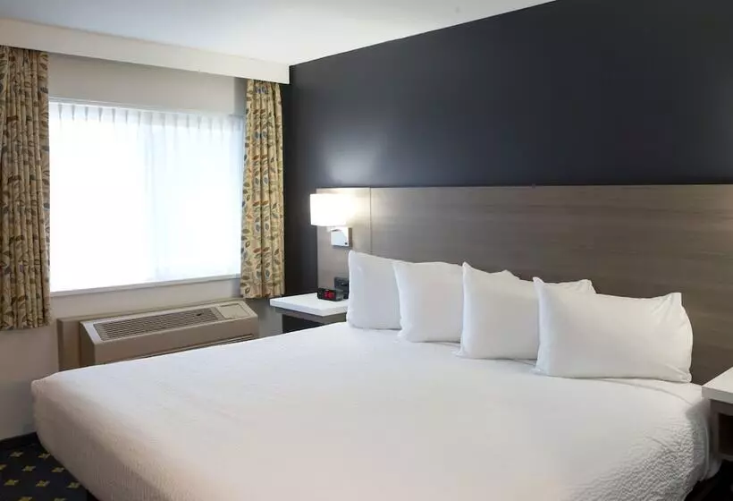 Sviitti, Days Inn By Wyndham Kelowna