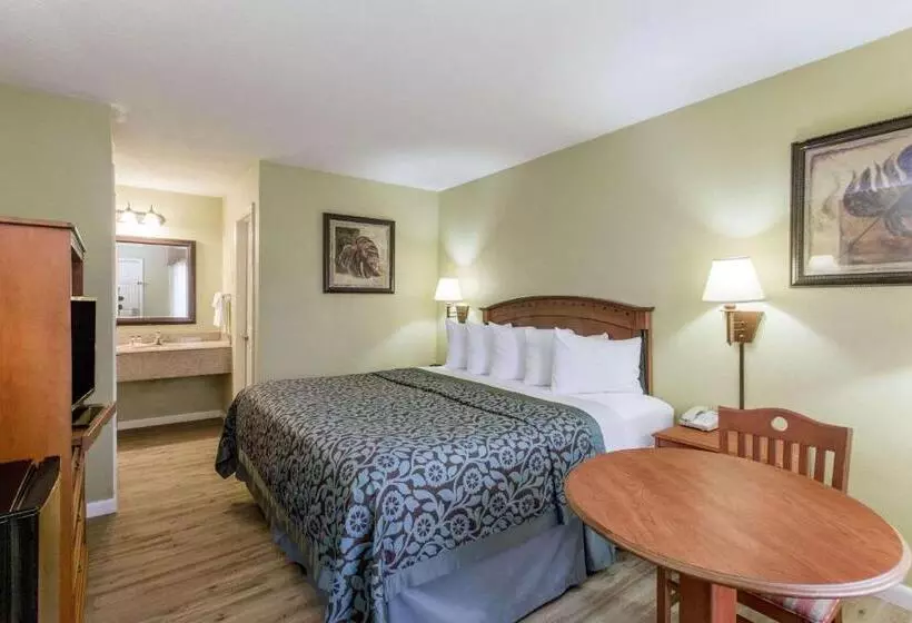 身障者適用キングサイズベッドルーム, Days Inn By Wyndham Ormond Beach