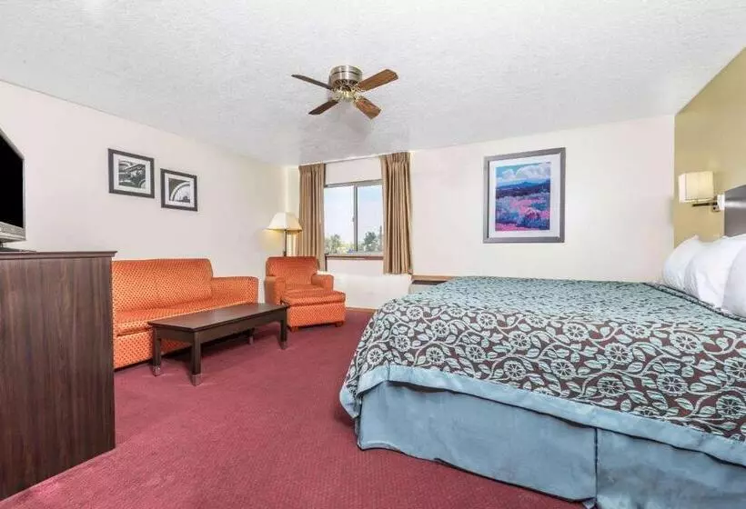 Deluxe Suite King Bed, Days Inn By Wyndham Pueblo