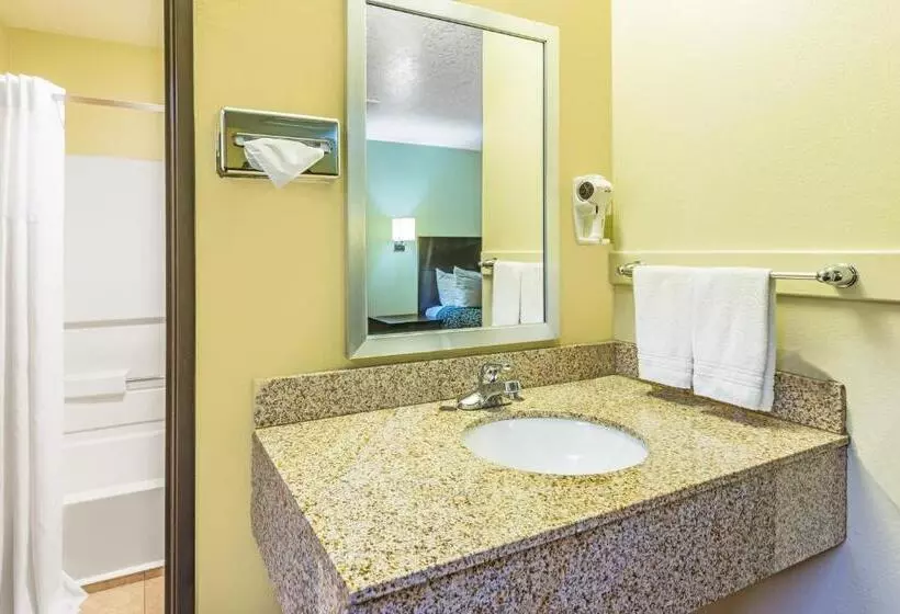 اتاق استاندارد با تخت بزرگ, Days Inn By Wyndham Pueblo
