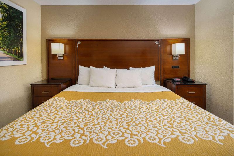 חדר סטנדרט עם מיטת קינג, Days Inn By Wyndham Thomaston