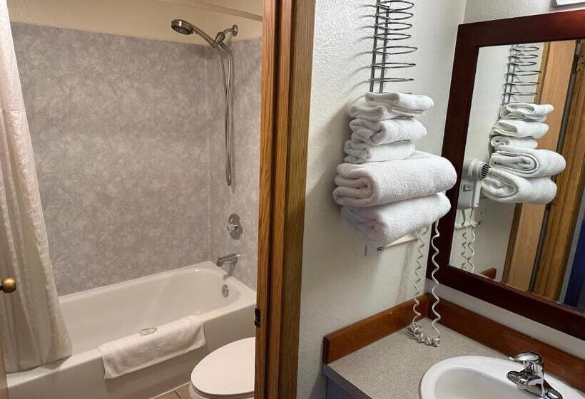 جناح, Econo Lodge Edmonds North Seattle