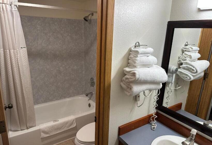 غرفة قياسية رباعية, Econo Lodge Edmonds North Seattle