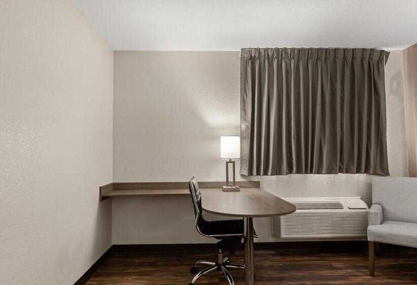 חדר סטנדרט עם מיטת קינג, Red Lion Inn & Suites Caseyville