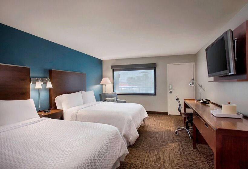 带2个双人床的标准工作室, Four Points By Sheraton Anaheim