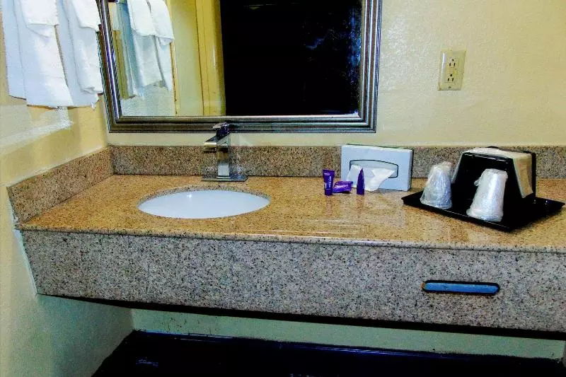 プールビュースタンダードルーム, Four Points By Sheraton Anaheim