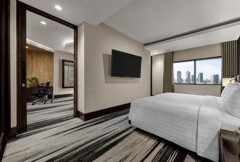 Полулюкс Повышенной Комфортности, Gran Melia Jakarta