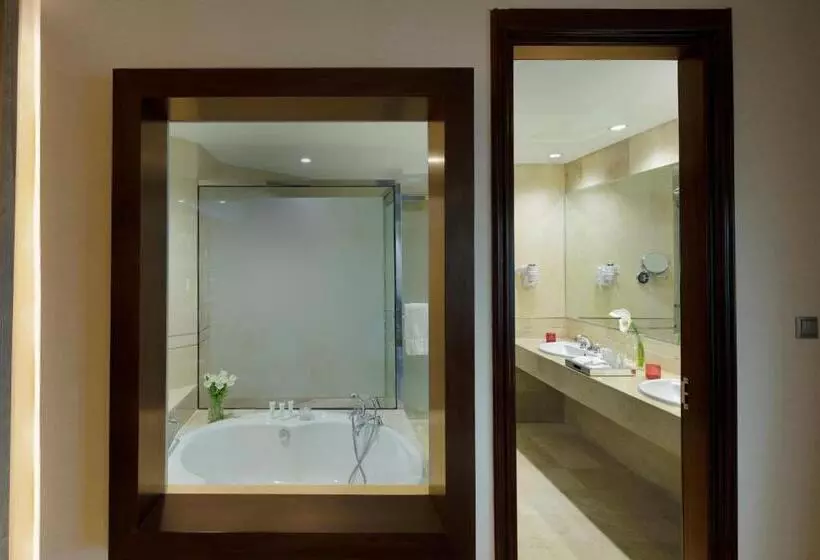 Deluxe Junior Suite, Gran Melia Jakarta