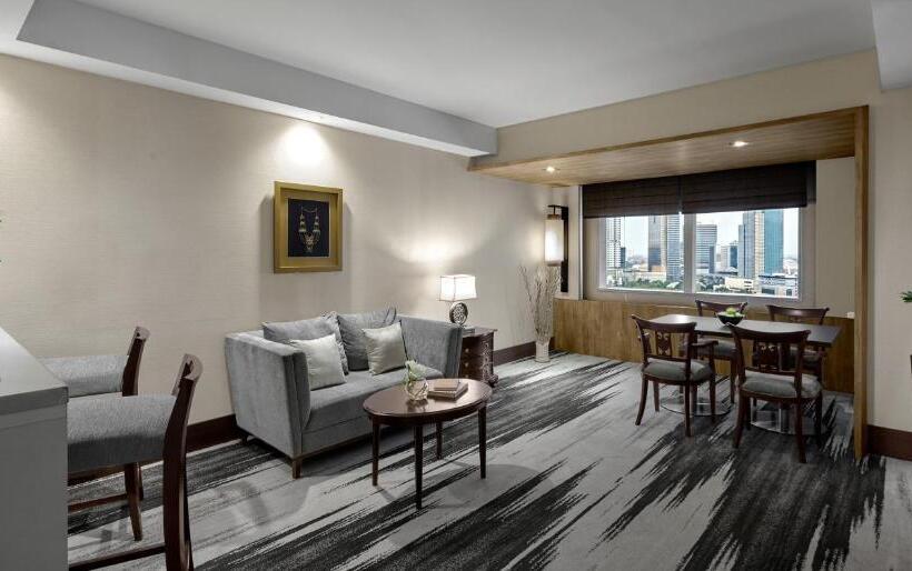 Люкс Мастер, Gran Melia Jakarta