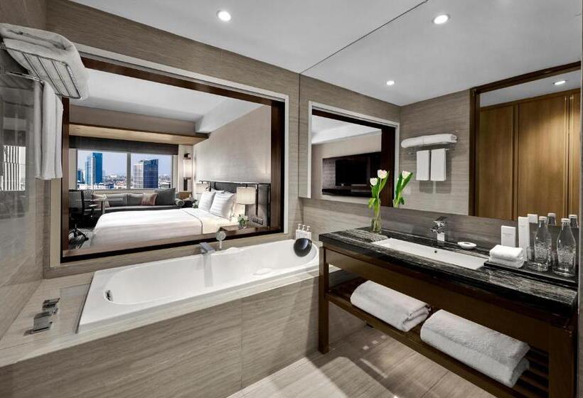 Люкс Мастер, Gran Melia Jakarta