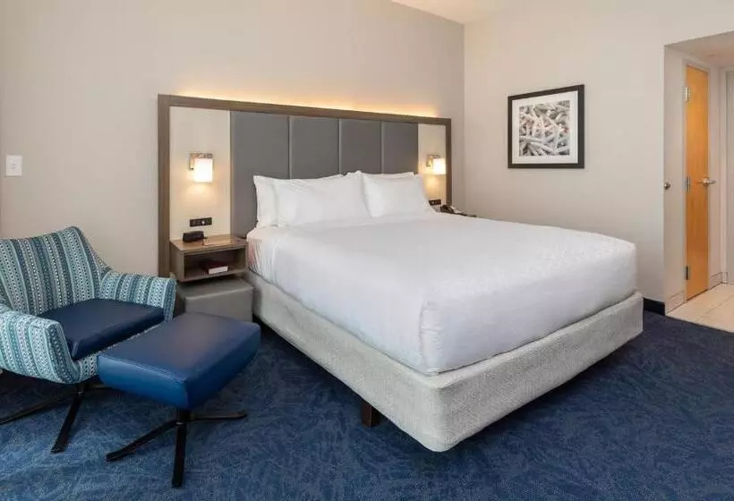 キングサイズベッドのスイートルーム, Holiday Inn Express Pensacola Beach, An Ihg