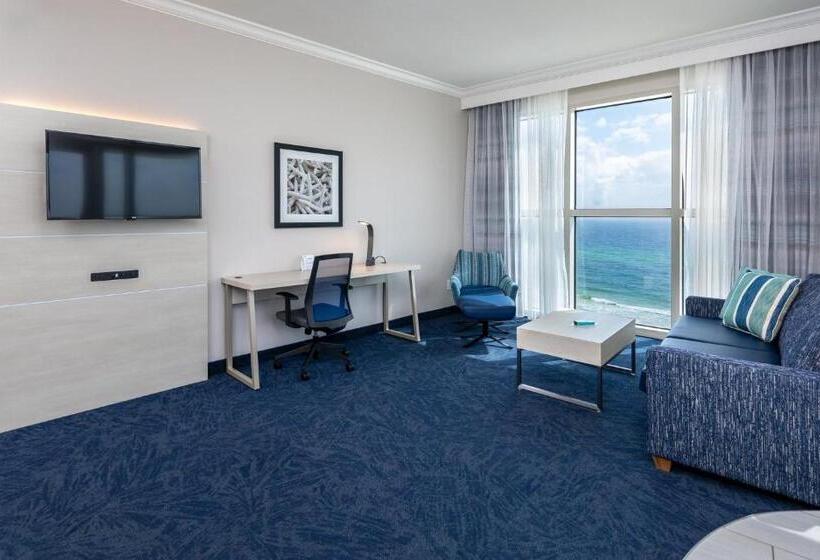 Люкс Кровать Кинг, Holiday Inn Express Pensacola Beach, An Ihg