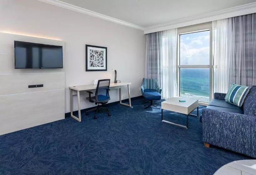 キングサイズベッドのスイートルーム, Holiday Inn Express Pensacola Beach, An Ihg