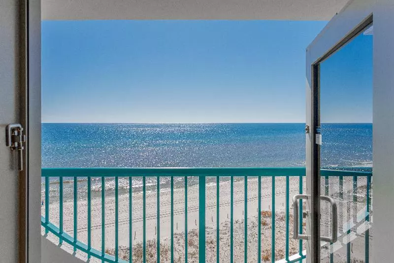 身障者適用キングサイズベッドルーム, Holiday Inn Express Pensacola Beach, An Ihg