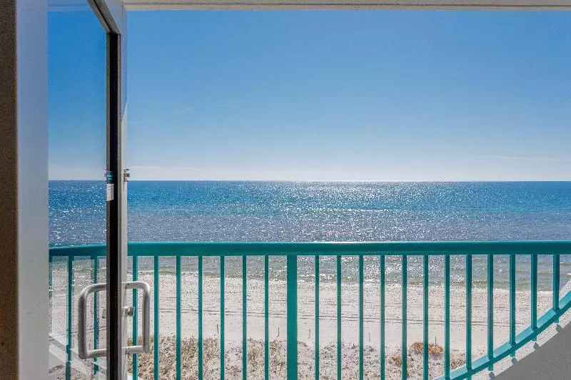 キングサイズベッドのスイートルーム, Holiday Inn Express Pensacola Beach, An Ihg