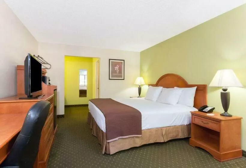 キングサイズベッドのスタンダードルーム, Howard Johnson By Wyndham Tallahassee