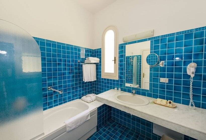 סוויטת ג'וניור, Is Morus Relais