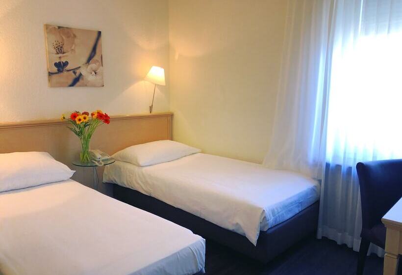 اتاق استاندارد, Neufeld