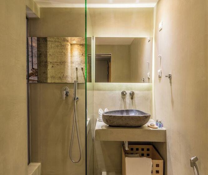 חדר סופריור, Rochari