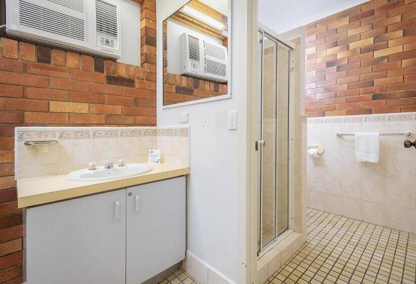 חדר אקונומי, The Beach Motel Hervey Bay