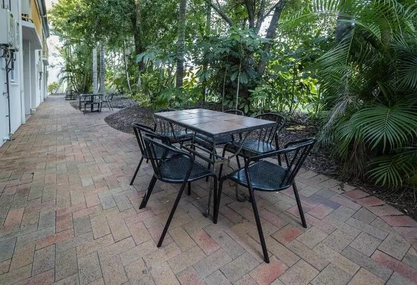 سوئیت با وان آب گرم, The Beach Motel Hervey Bay