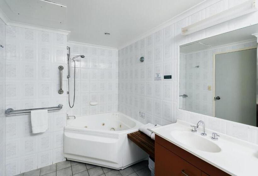 סוויטה עם ג'קוזי, The Beach Motel Hervey Bay