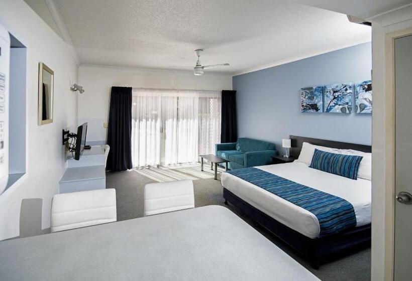 סוויטה עם ג'קוזי, The Beach Motel Hervey Bay