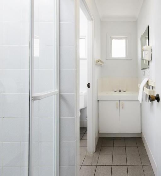 דירת שני חדרים, The Beach Motel Hervey Bay