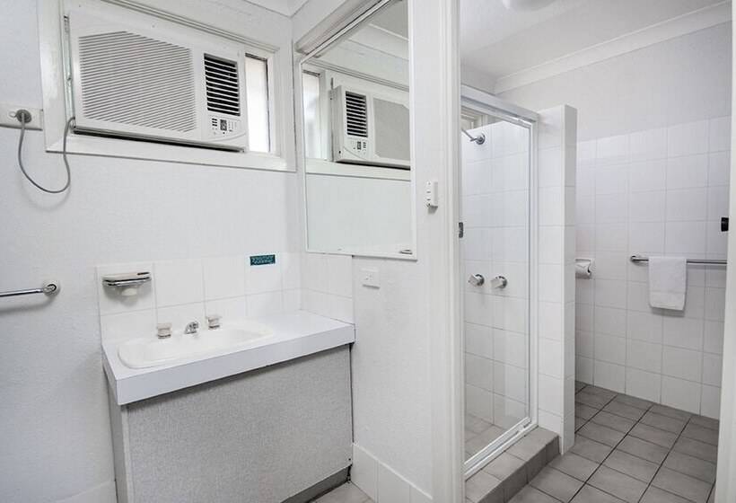 חדר אקונומי, The Beach Motel Hervey Bay