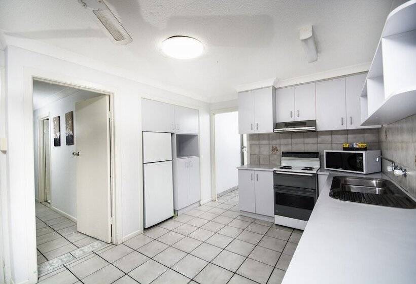 דירת 4 חדרים, The Beach Motel Hervey Bay