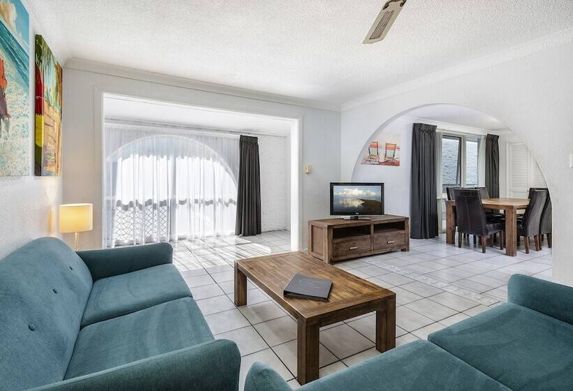 דירת שלושה חדרים, The Beach Motel Hervey Bay