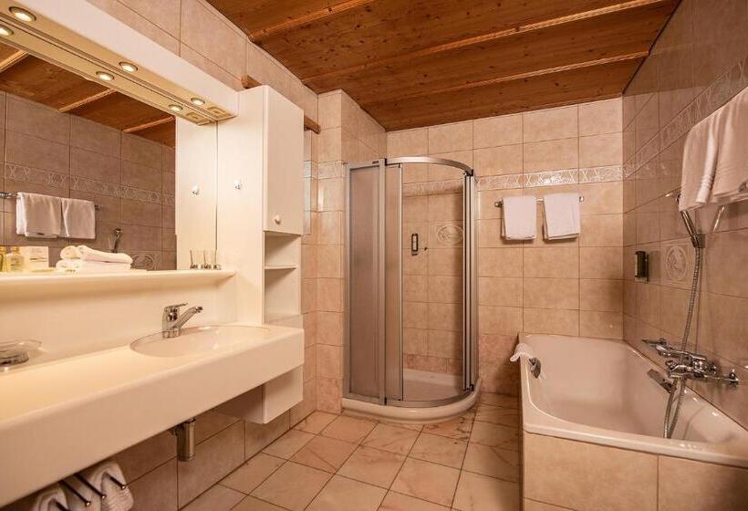 Полулюкс, Schlosshotel Chastè