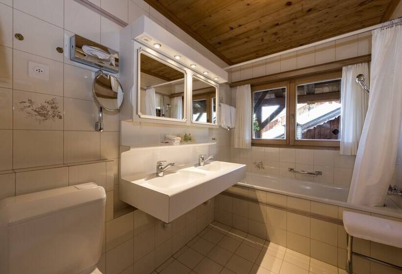 Номер Стандарт, Schlosshotel Chastè