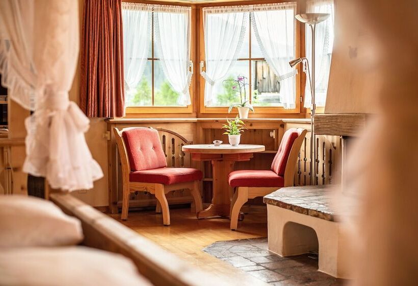 Полулюкс, Schlosshotel Chastè