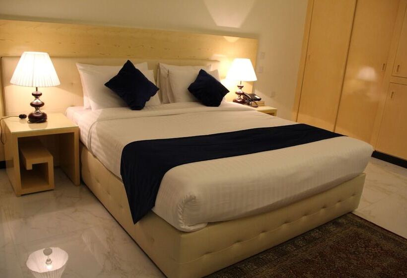 غرفة قياسية, Bahrain International