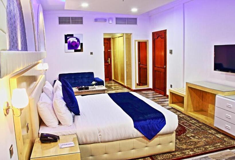 غرفة قياسية, Bahrain International