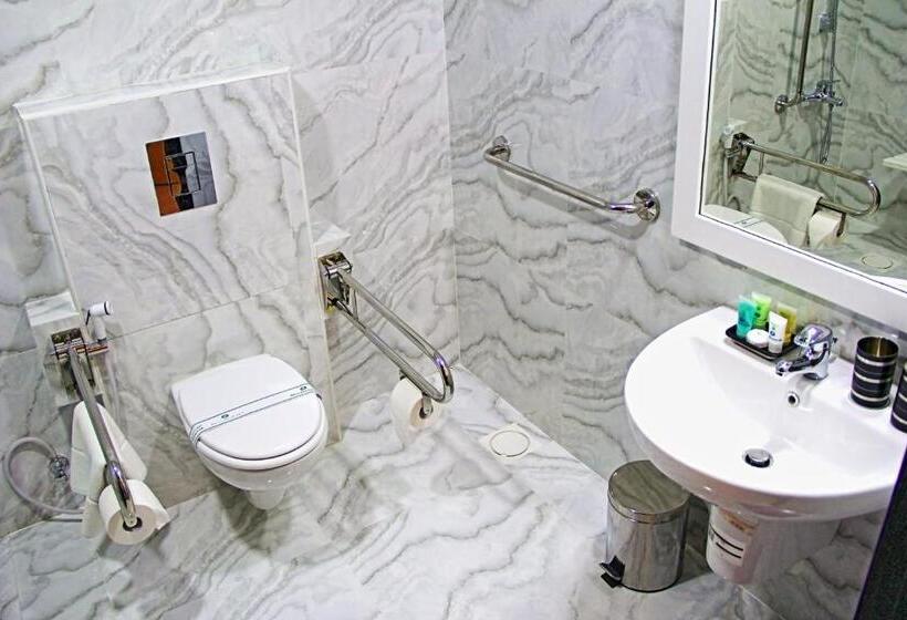 جناح جونيور, Bahrain International