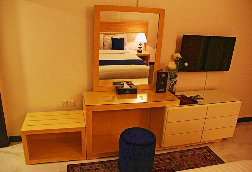 جناح جونيور, Bahrain International