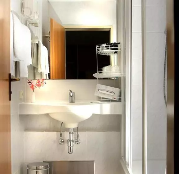 Habitació Triple Estàndard, Bartholomäus