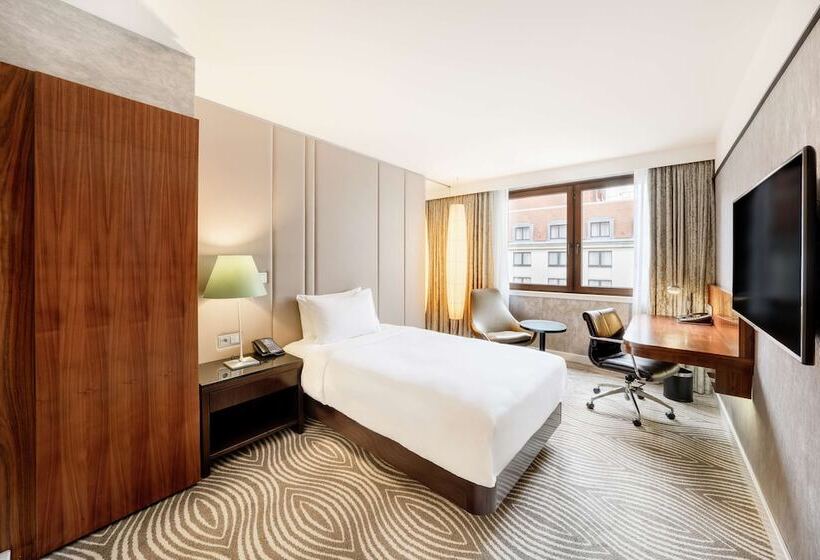 اتاق استاندارد یک نفره, Hilton Berlin