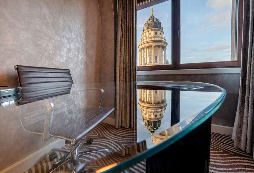 اتاق اجرایی با تخت بزرگ, Hilton Berlin