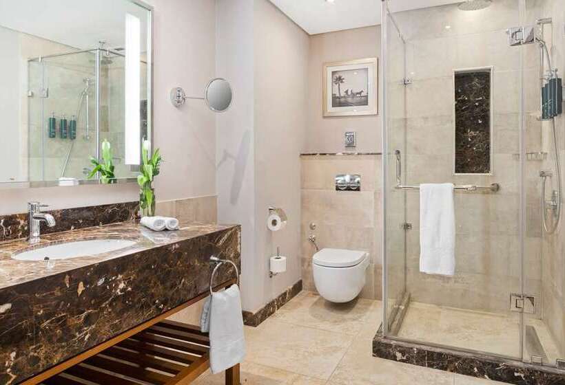 اتاق اجرایی با تخت بزرگ, Hilton Berlin