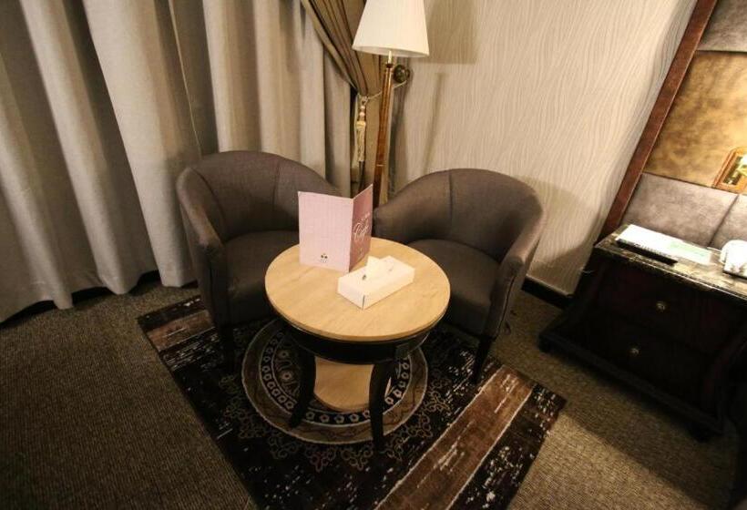 اتاق سوپریور, Knight Armour