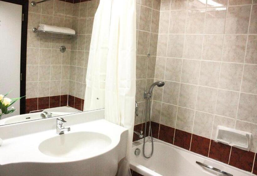 اتاق راحتی سه تخته, Knight Armour