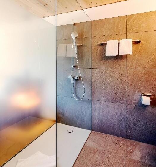 غرفة سوبيريور, Krone