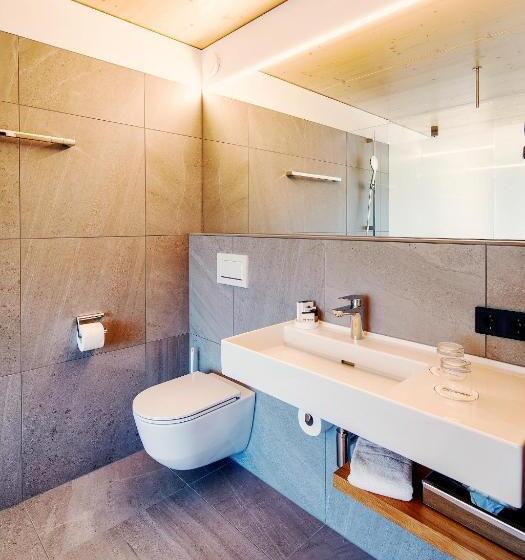 غرفة سوبيريور, Krone