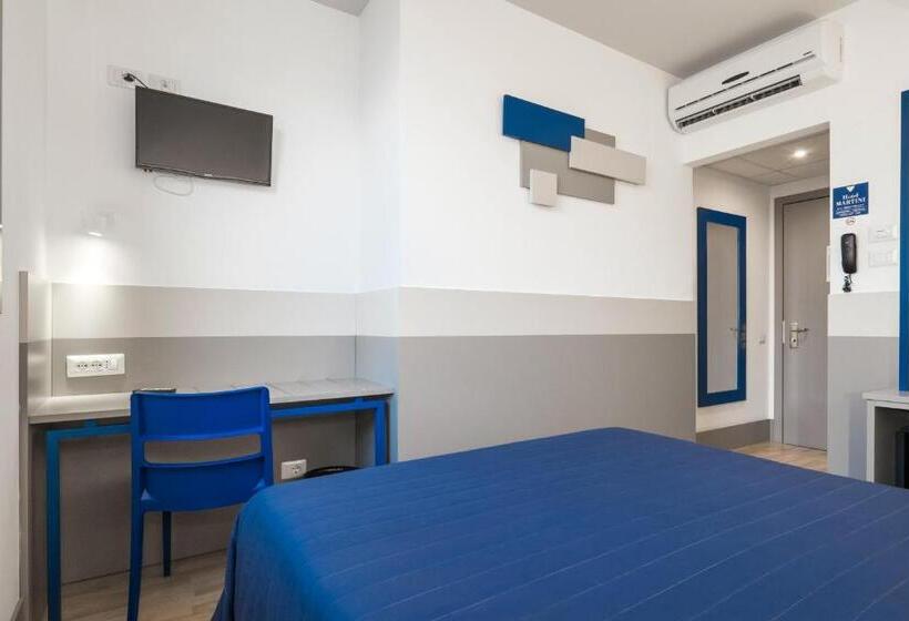 اتاق اکونومی, Martini